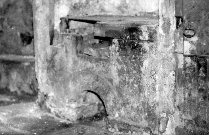 Cottage Fireplace.JPG - The fireplace in the Long Preston Water Works Cottage Main Street. Picture taken in 1972.